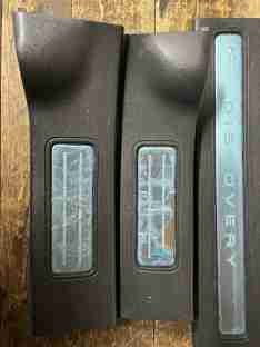 Land Rover Discovery 5 L462 Door Step Plate set