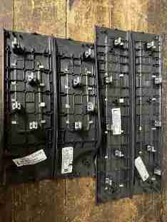 Land Rover Discovery 5 L462 Door Step Plate set