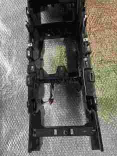 Land Rover Discovery Sport L550 Centre console arm rest IN BLACK LEATHER with panel