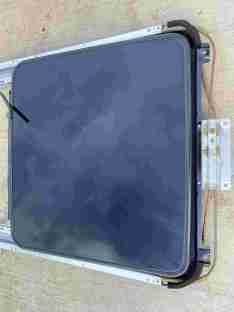 Mitsubishi Shogun 1998-2006 Sunroof glass + motor complete