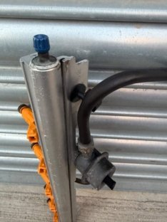 Volvo 960 Fuel injection rail with injectors